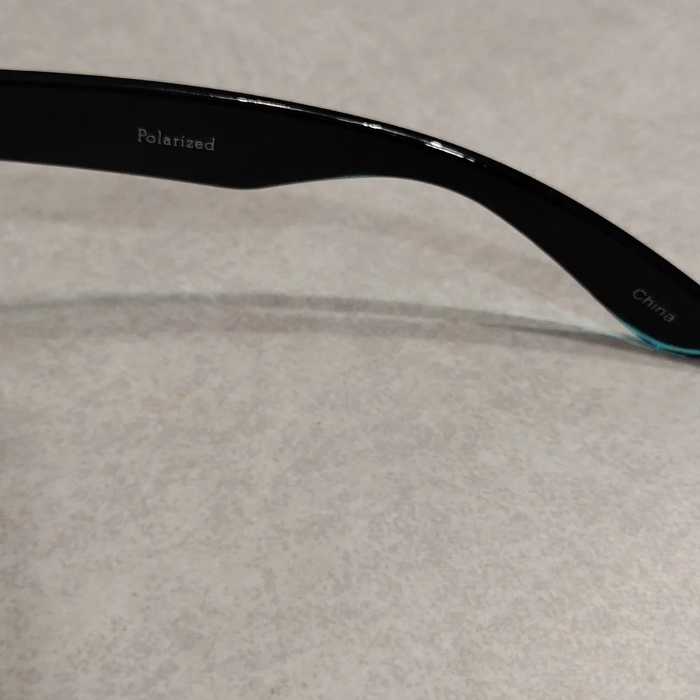 One Hoola polarized sunglasses.